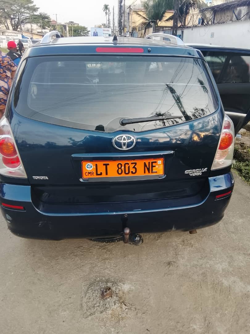 Toyota Avensis 2004 - Image 6